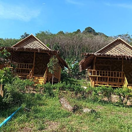 Baanchomjan Kohyaoyai Apartman Ban Nai Wat Kültér fotó
